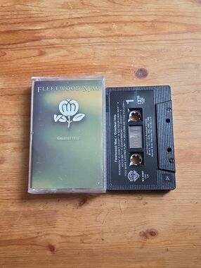 Fleetwood Mac Greatest Hits Cassette Tape Lyric Book Album Vintage 1988 TESTED